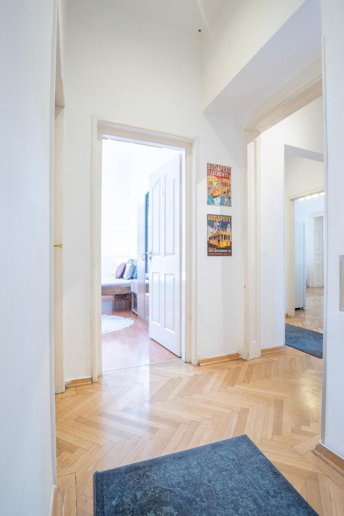 Cedar Inn Budapest - Palace District المظهر الخارجي الصورة