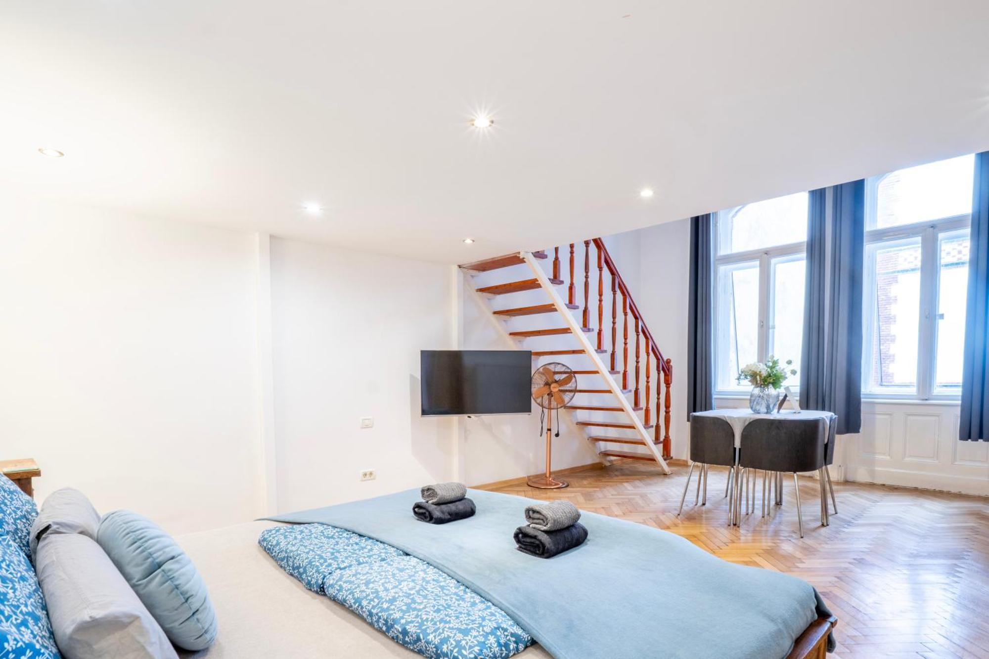 Cedar Inn Budapest - Palace District المظهر الخارجي الصورة