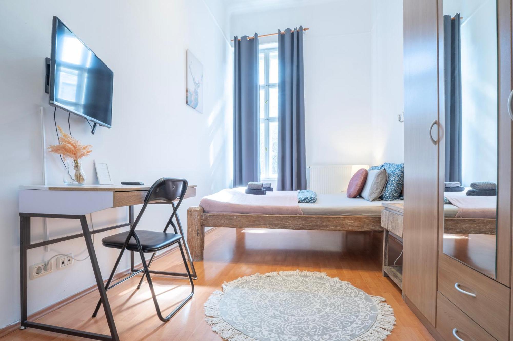 Cedar Inn Budapest - Palace District المظهر الخارجي الصورة