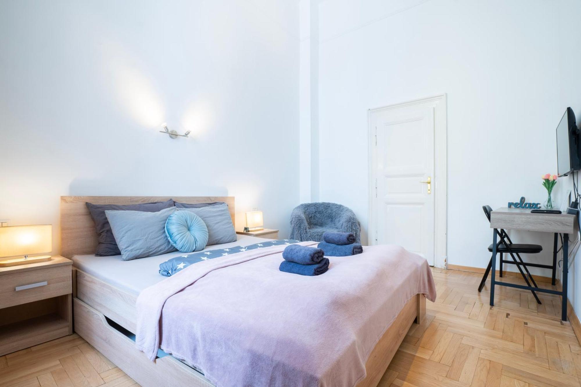 Cedar Inn Budapest - Palace District المظهر الخارجي الصورة